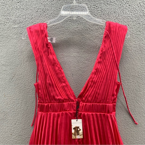 Sincerely Jules Dress Size M Hot Pink Sleeveless V-Neck Pleated Fit & Flare NWT - Picture 10 of 13